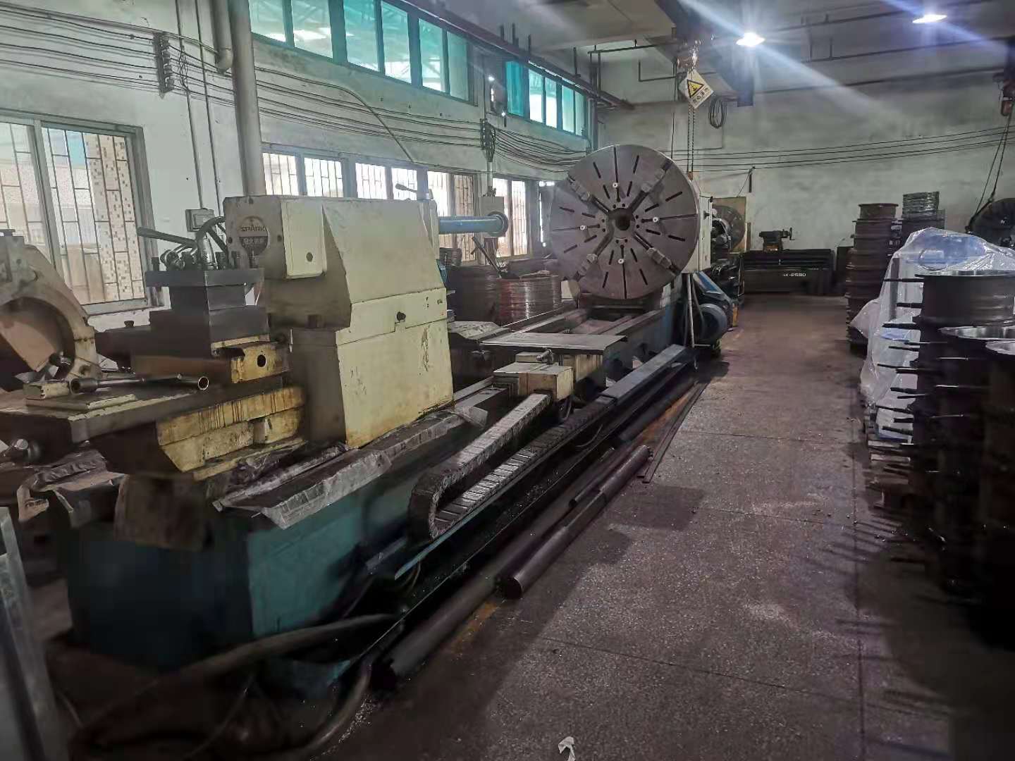 卧式車床加工車間